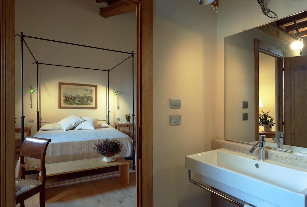 Fattoria Casamora - Suites Pian di Scò エクステリア 写真